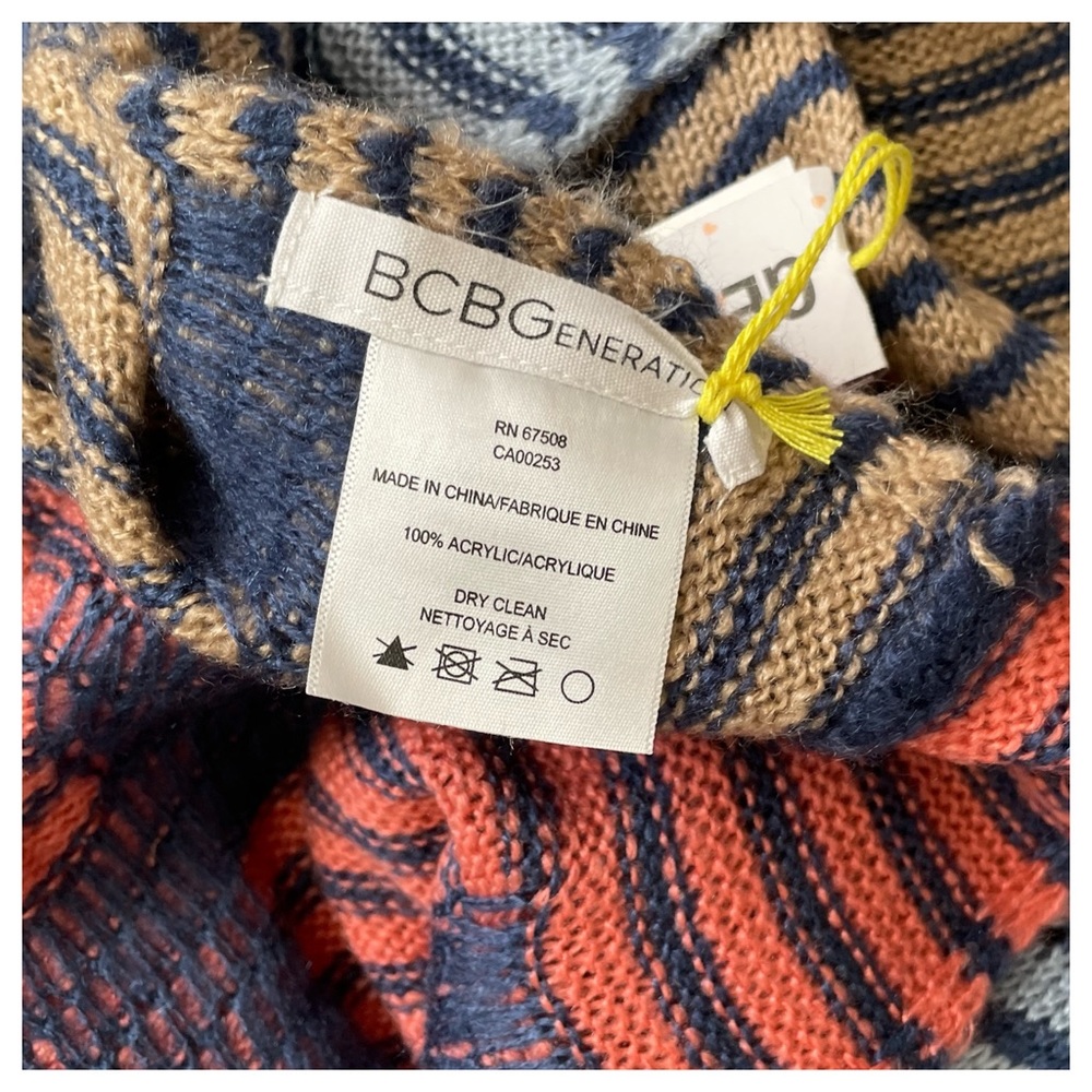 BCBGeneration Loop Scarf - Picture 5 of 8